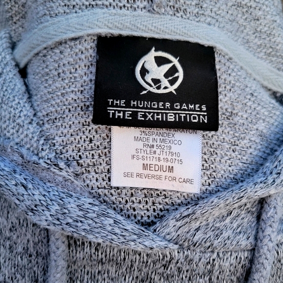 NWT Y2K The Hunger Games "Make Sure They Remember You" Exclusive Hooded Sweater - Picture 17 of 17
